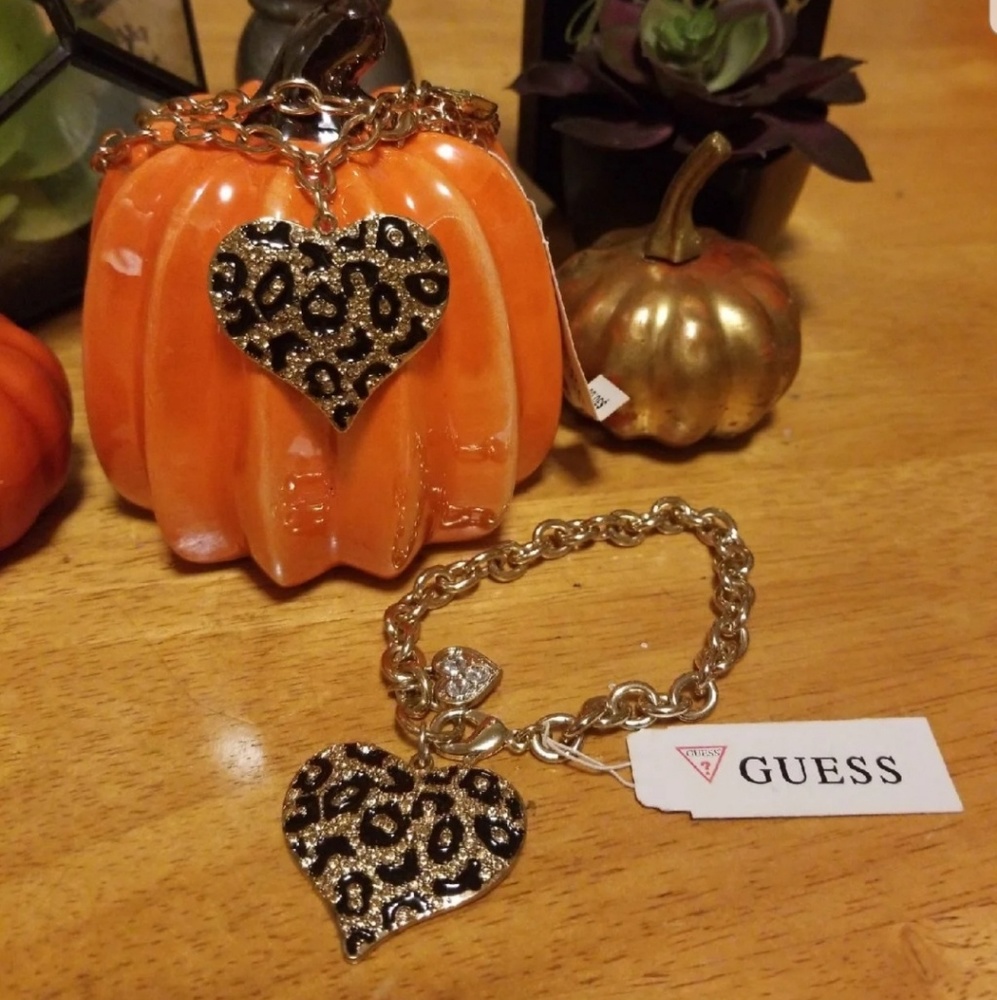 NECKLACE & BRACELET BY GUESS